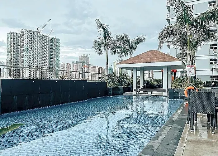 Smdc Coast Walking Distance Picc-Balcony City View