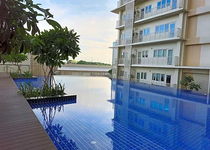 Modern, Work Desk, Internet, Balcony-Park Mckinley