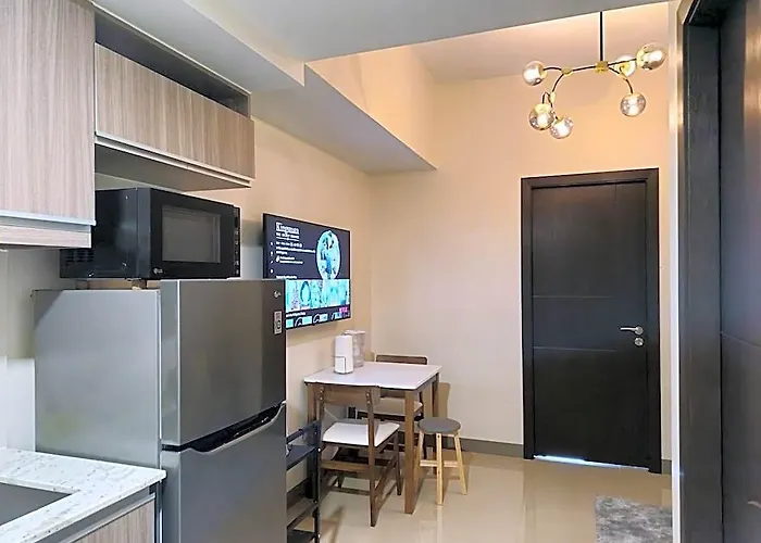 Modern, Work Desk, Internet, Balcony-Park Mckinley