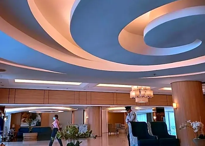 Awesome Location, Walking Distance To Mall Of Asia