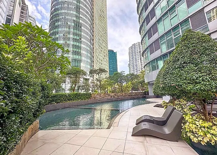 Tropical Oasis W/ Best View Of Bgc + 100Mbps Wifi