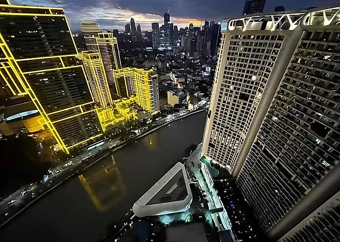 Aveline Suites Skyscraper/Makati/Pool/ Philippines