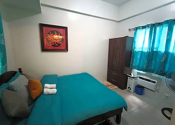 Gina'S Bakasyon De Storge
