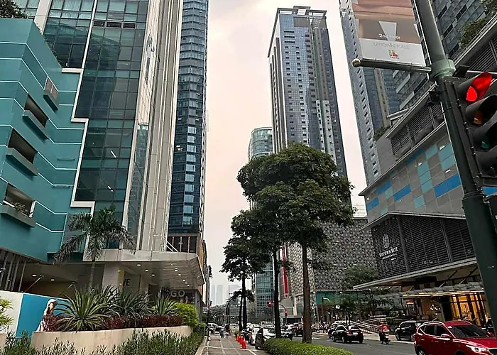 Christine Suites Ph Bgc Uptown Across Grand Hyatt