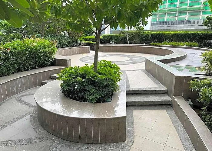 Bgc Uptown Mall Suite