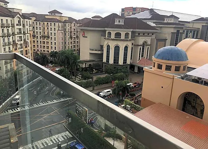 Cozy Condo Near Naia With Wifi, Pool And Balcony