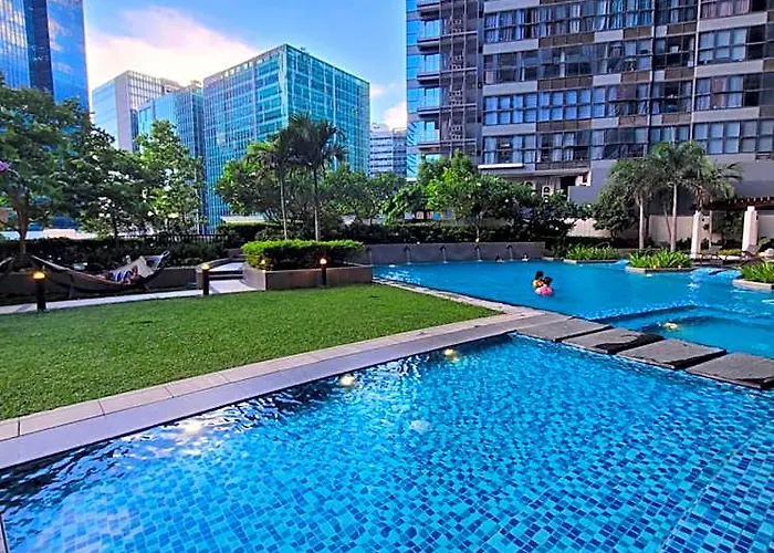 Staycations Up Above 13 At Bgc