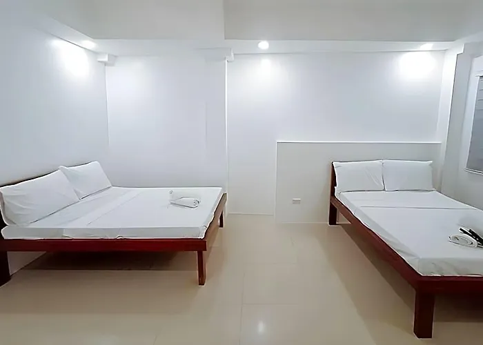 Reddoorz Plus At Dbuilders Poblacion Bgc