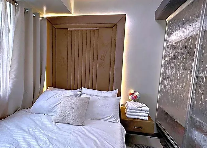 Cozypura Staycation Near Moa, Airport , With Free Fast Wifi, Netflix And Pay Parking
