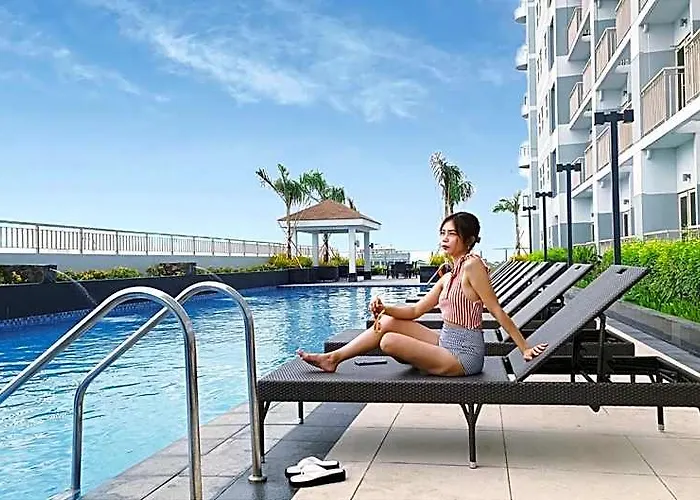 Smdc Coast Residences Near Picc World Trade Center Moa