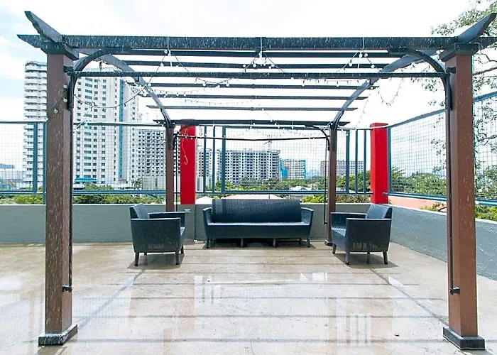Reddoorz Plus Near Tambo Paranaque