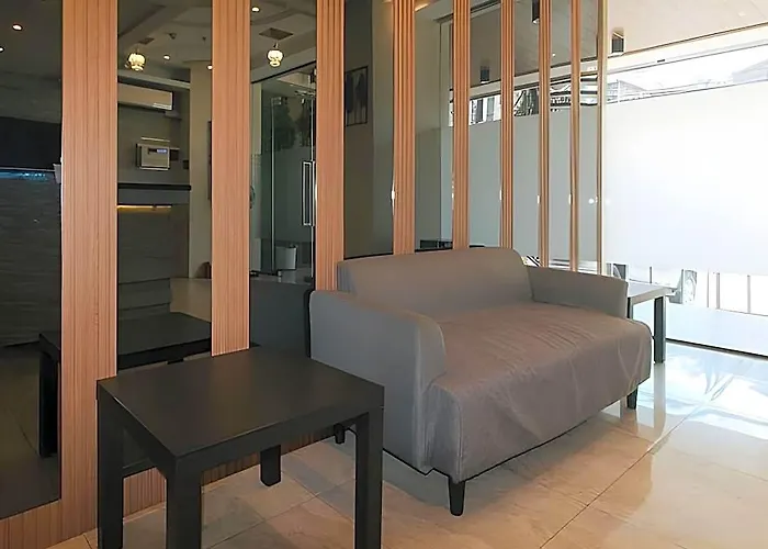Reddoorz Plus @ Bez Tower And Residences San Juan