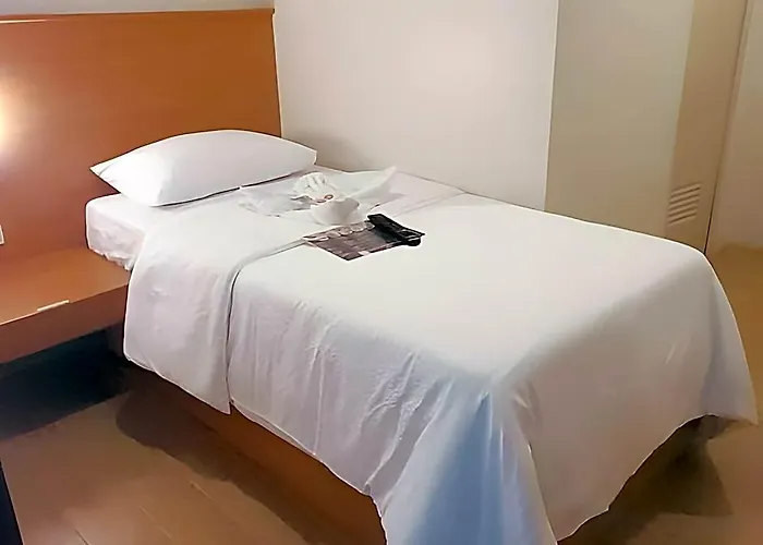 Aurora Suites Pasay Near Airport