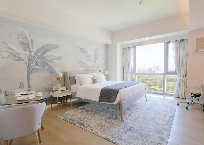 Bgc Suite With Golf Course View