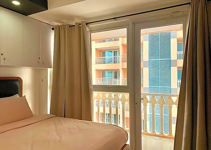 Luxury 1Br Unit With Pool At Venice Luxury Residences, Mckinley Hill, Taguig City