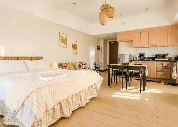 Venice Luxe Stay, Studio Type, Queen Size Bed, Fast Wifi Near Bgc