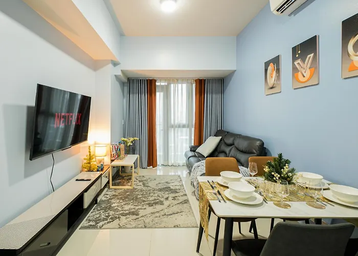 2Br Uptown Bgc-33Floor View And Near Malls And Restos
