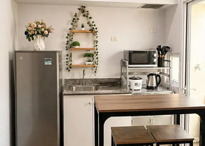 Cozy Alabang Condo With Pool And Near Malls & Airport