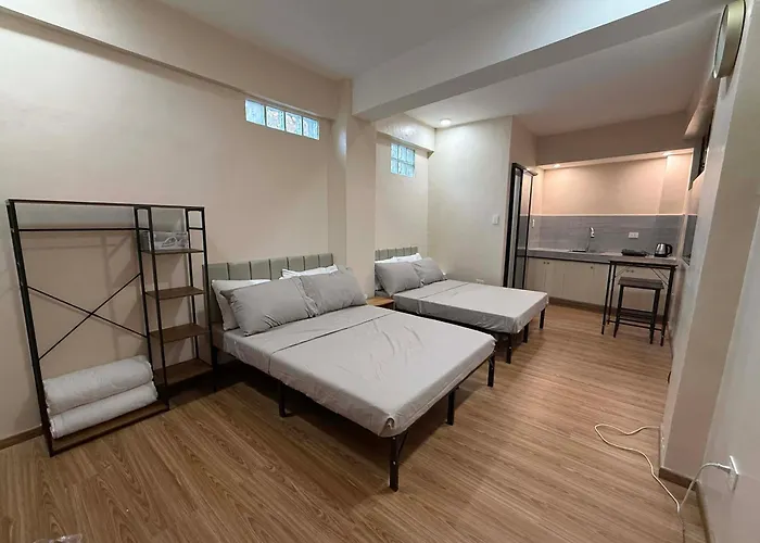 Studio Apartment Unit A Near Ayala Mall Circuit