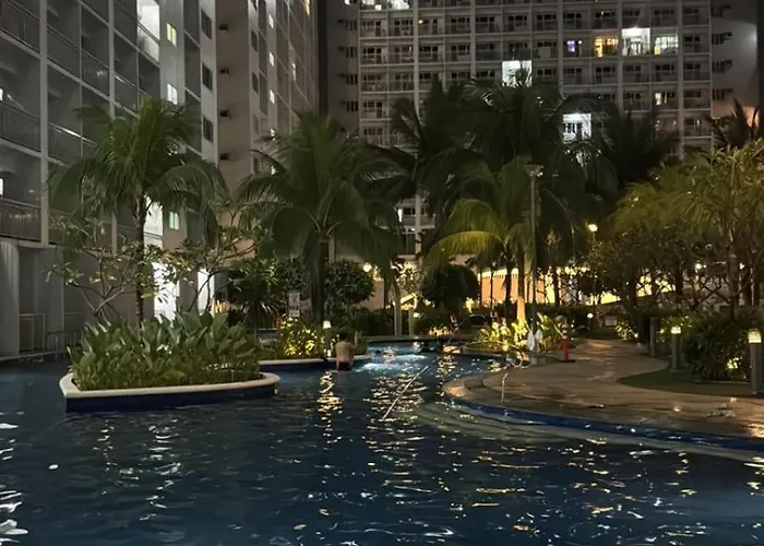 Shore Residence Condo Near Moa With Pool
