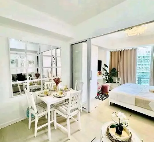 Urban Oasis At Azure Resort Condinium 20 Min From Airport