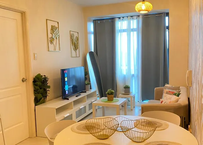 45Ft Floor With Fast Wi-Fi Pool & Gym Access