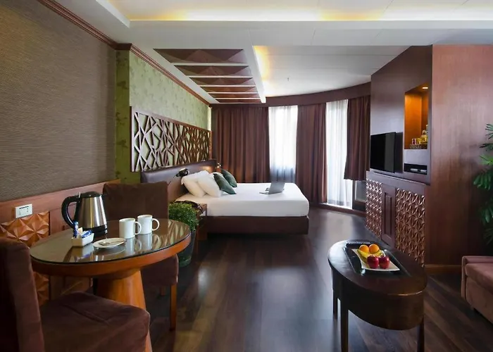 Hotel La Corona Manila