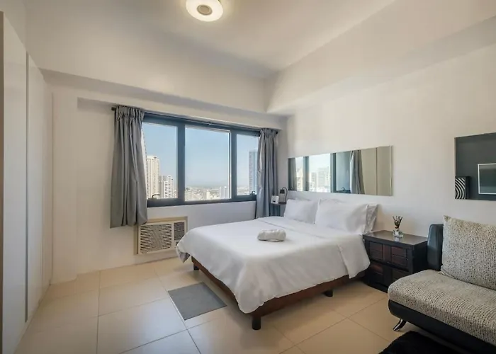 Stayhere Icon Plaza Bgc Studio City View