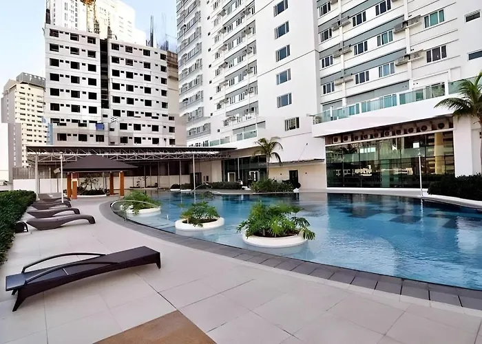 Cozy 1-Bedroom Condo With Balcony In Makati