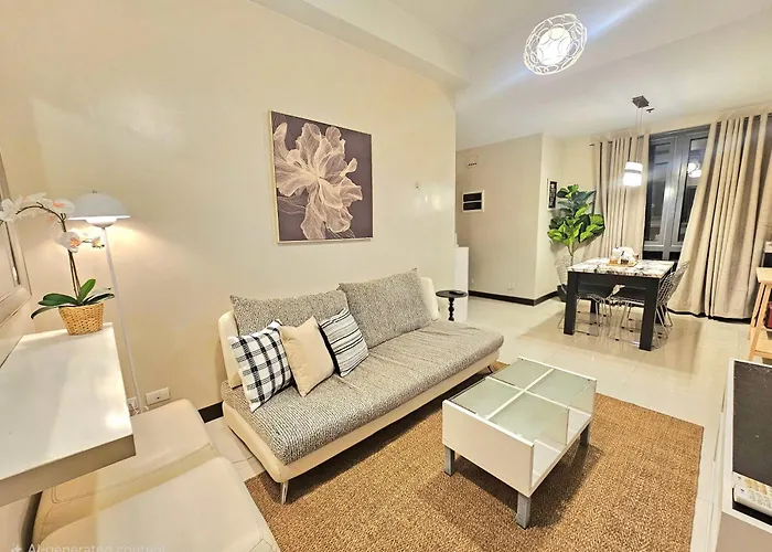 Soft Glam 2Br Greenbelt Hamilton