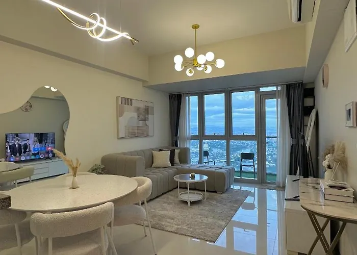 1Bedroom Suitesi3Beds With Balcony City View In Uptown Bgc