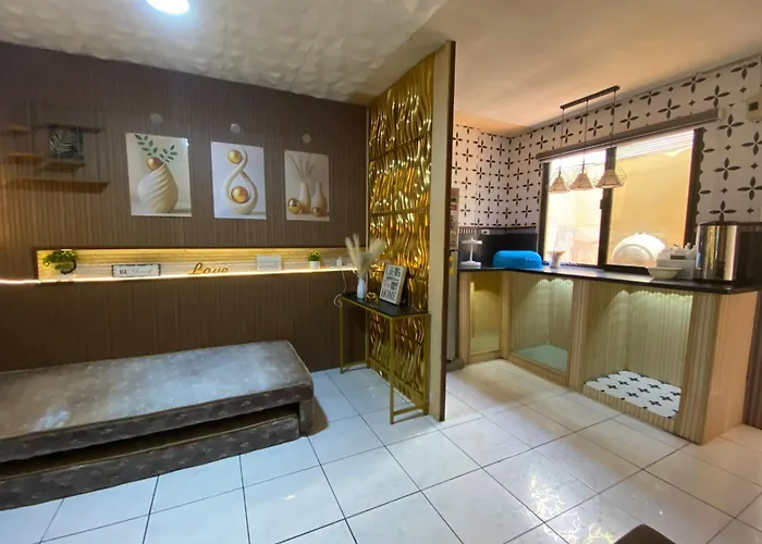Ras Studio Room