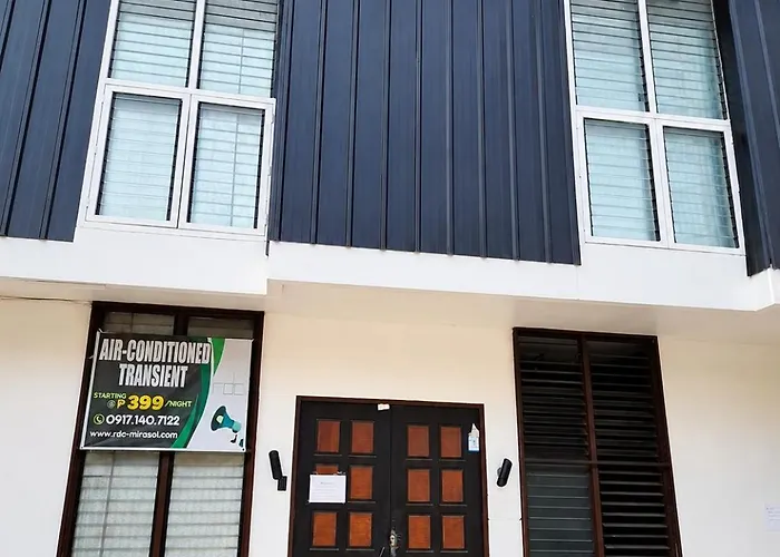 Transient House Near Bgc & Sm Aura
