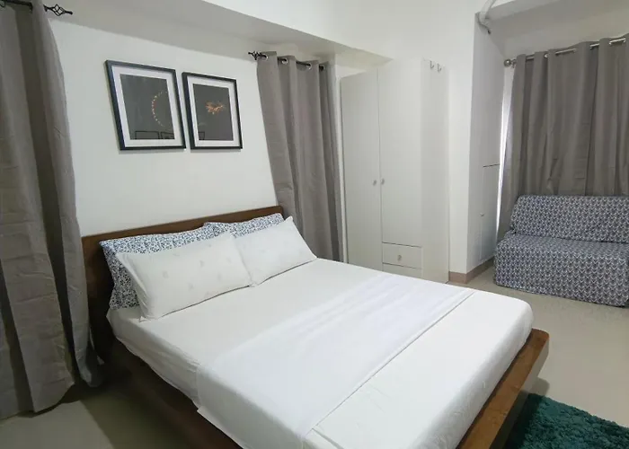 The Minimal Stay