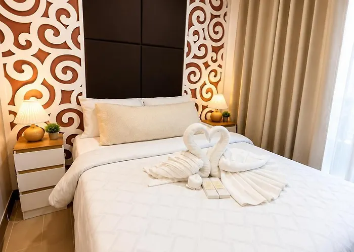 Mckinley Hill Bgc 1Br Pool, Gym, Sauna Sleeps 3