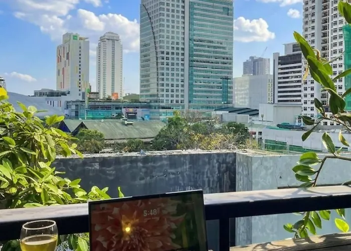 Kusela'S Haven Studio - Relaxing Oasis Balcony, Garden View, Workspace & Budget-Friendly