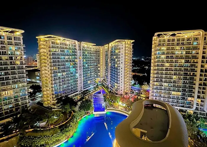 2Br Condo In Paranaque With Balcony Near Naia
