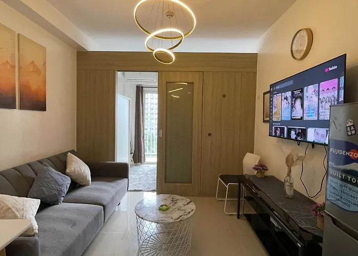 Cozy 1 Bedroom Apartment With Balcony