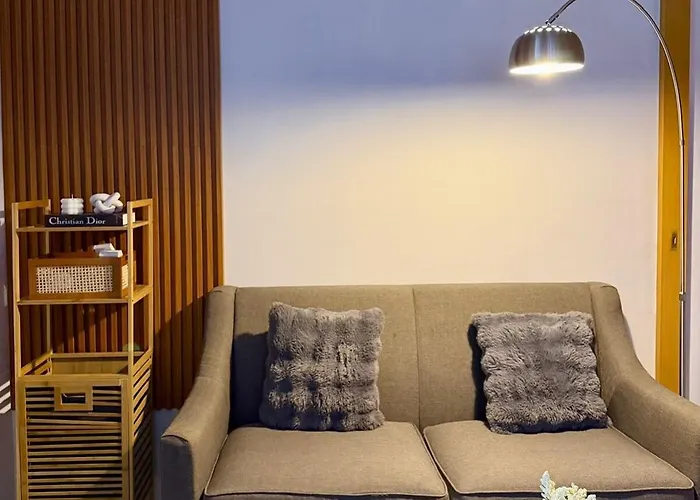 Prime Bgc Condo Steps From Uptown Mall