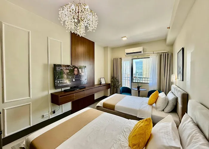 Andy Suites Classic Luxury Overlooking City