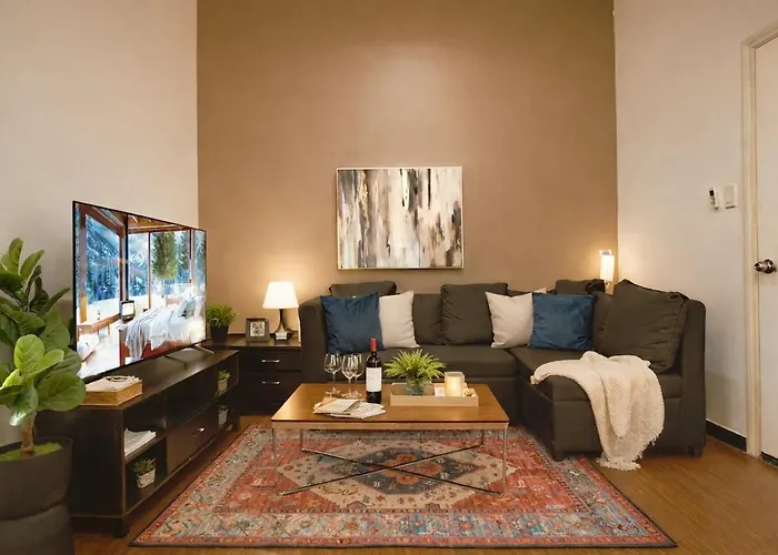 New 2Br With City Views In Makati And Fast Wifi