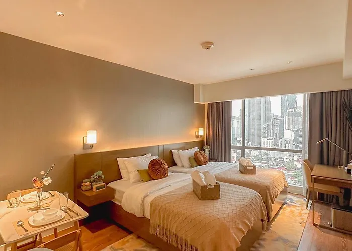 Near Makati And Bgc Free Pool And Gym Access