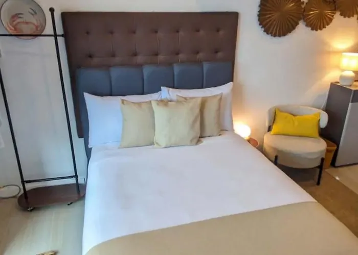 KL Tower Luxury Boutique Hotel Studio Fast WiFi Resort Swimming Pool Sauna&Gym
