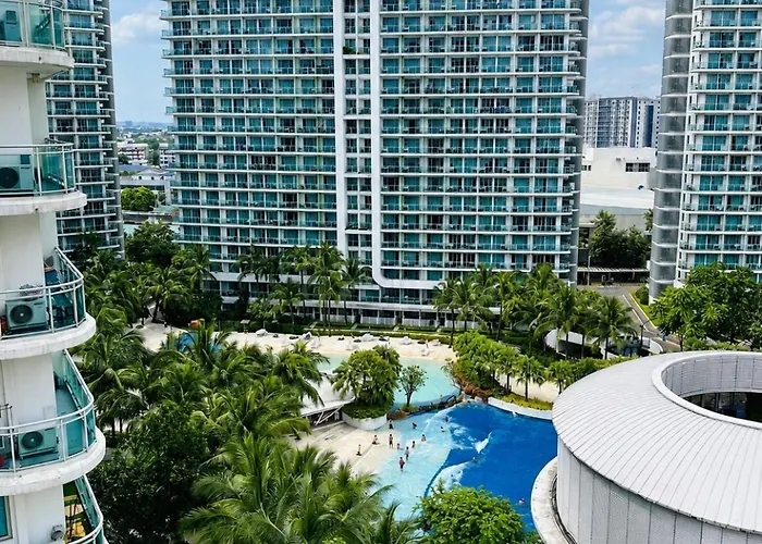 Azure Urban Resort By Oasis