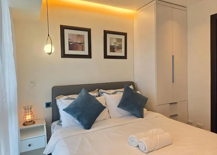 Bgc Uptown Parksuites Spacious Cosy Vibe One Bedroom Unit With Balcony And Nice View
