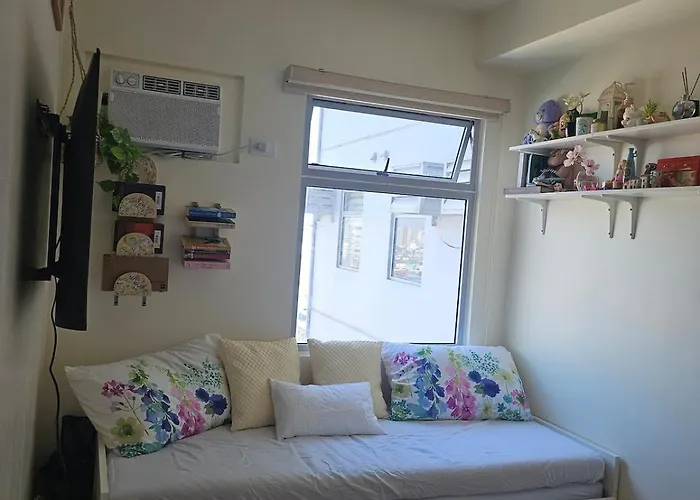 Vee'S Cute Room At Urban Deca Condo Staycation