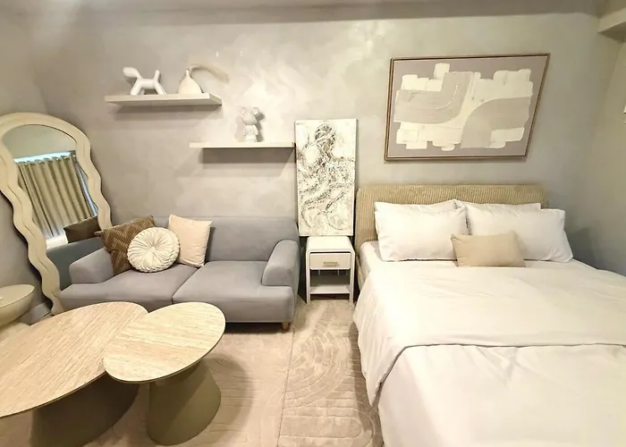 Cloud Atelier - Modern Retreat Plus Coworking Space
