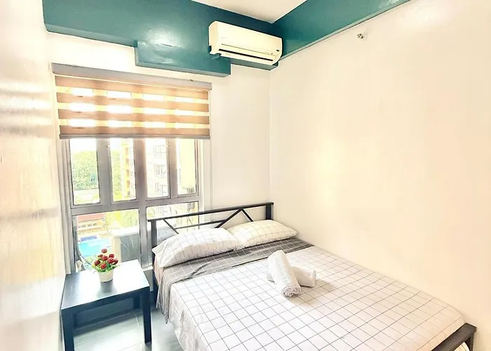 4Br Condo Unit With Free Parking