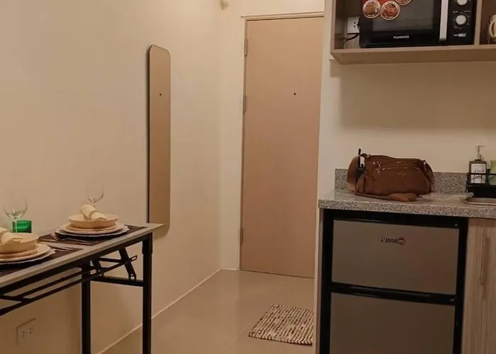 Goldyrich Staycation Place-Urban Deca Tower Cubao