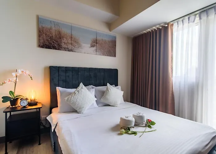 Modern 1Br In Bgc Mckinley With 1Gbps Wifi Pool Gym